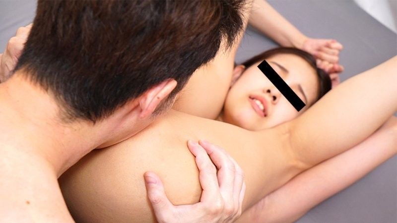 桥本奈奈美敏感小穴高潮实录！光舔阴就让她浪叫连连，番号10musume_021625_01